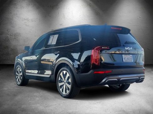 Used 2022 Kia Telluride S FWD image 4