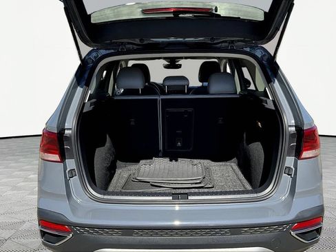 Used 2023 Volkswagen Taos SE w/ Panoramic Sunroof Package FWD image 26