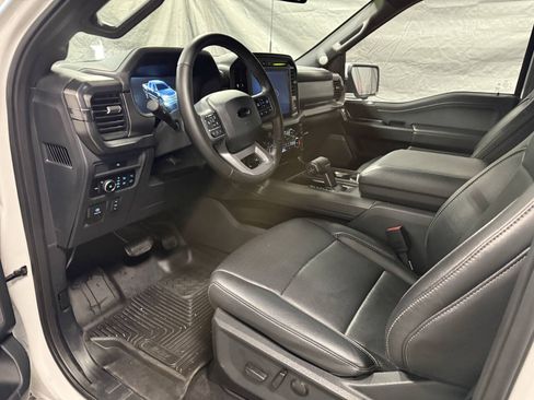 Used 2025 Ford F150 Lariat AWD/4WD image 19