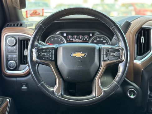 Used 2019 Chevrolet Silverado 1500 High Country w/ High Country Premium Package AWD/4WD image 18