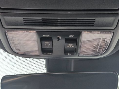 Used 2025 Honda Passport EX-L image 19