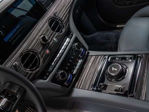 Used 2025 Rolls-Royce Spectre w/ Spectre Launch Package AWD/4WD image 30