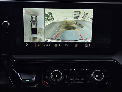 Used 2024 GMC Sierra 1500 AT4 w/ Technology Package image 15