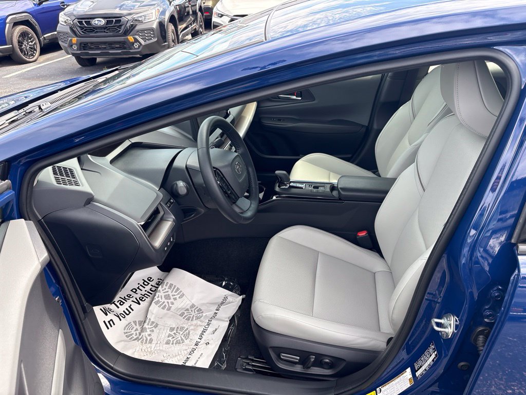 Used 2026 Toyota Prius XLE FWD image 9