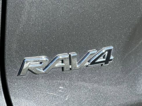 Used 2022 Toyota RAV4 LE image 27
