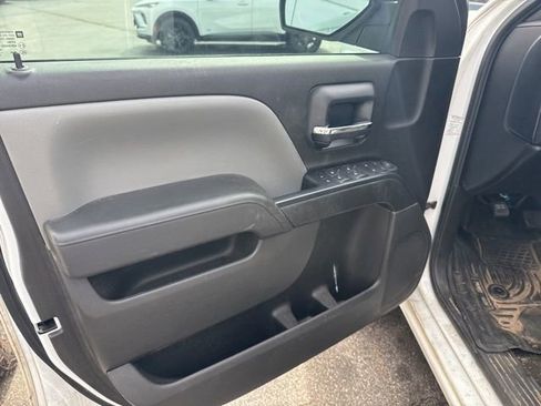 Used 2018 Chevrolet Silverado 1500 Custom w/ Custom Value Package image 40