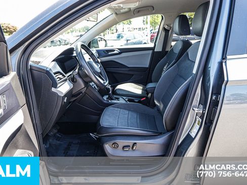 Used 2022 Volkswagen Taos SE image 19