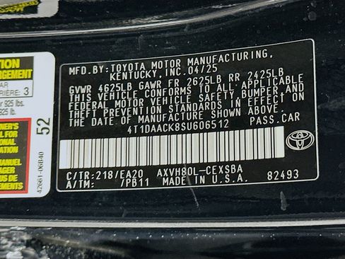 Used 2025 Toyota Camry SE image 12