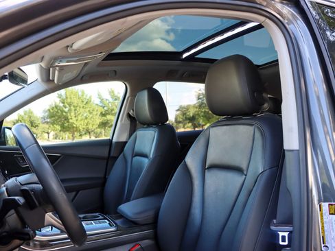 Used 2020 Audi Q7 2.0T Premium AWD/4WD image 15