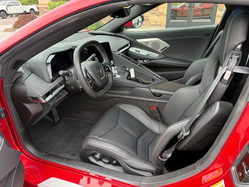 Used 2024 Chevrolet Corvette Stingray Preferred Cpe w/ Z51 Performance Package image 4