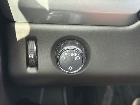 Used 2019 Chevrolet Suburban LS RWD image 24