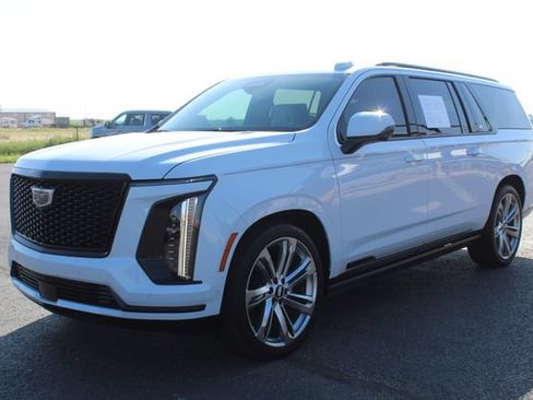 Used 2026 Cadillac Escalade ESV Platinum Sport w/ LPO, ONYX Package AWD/4WD image 10
