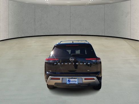 Used 2023 Nissan Pathfinder SL w/ SL Premium Package image 6
