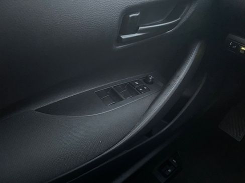 Used 2025 Toyota Corolla LE image 20