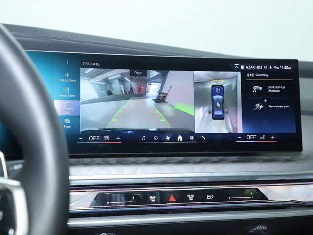 Used 2026 BMW 740i xDrive AWD/4WD image 34