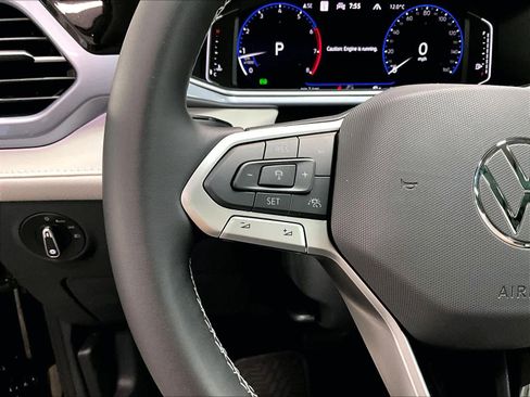 New 2026 Volkswagen Taos SEL image 17