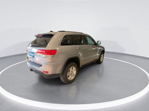Used 2017 Jeep Grand Cherokee Laredo AWD/4WD image 8