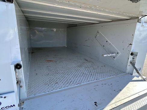 Used 2016 RAM 3500 Tradesman image 16