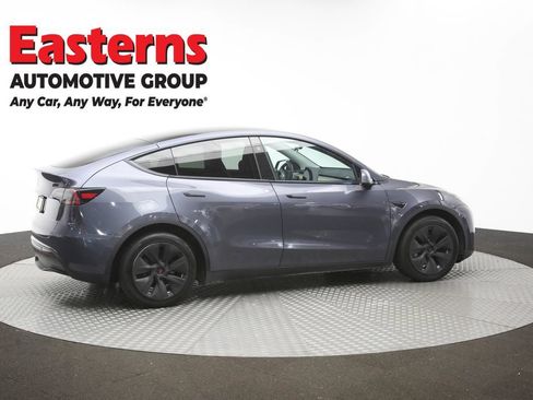 Used 2023 Tesla Model Y Long Range AWD/4WD image 38