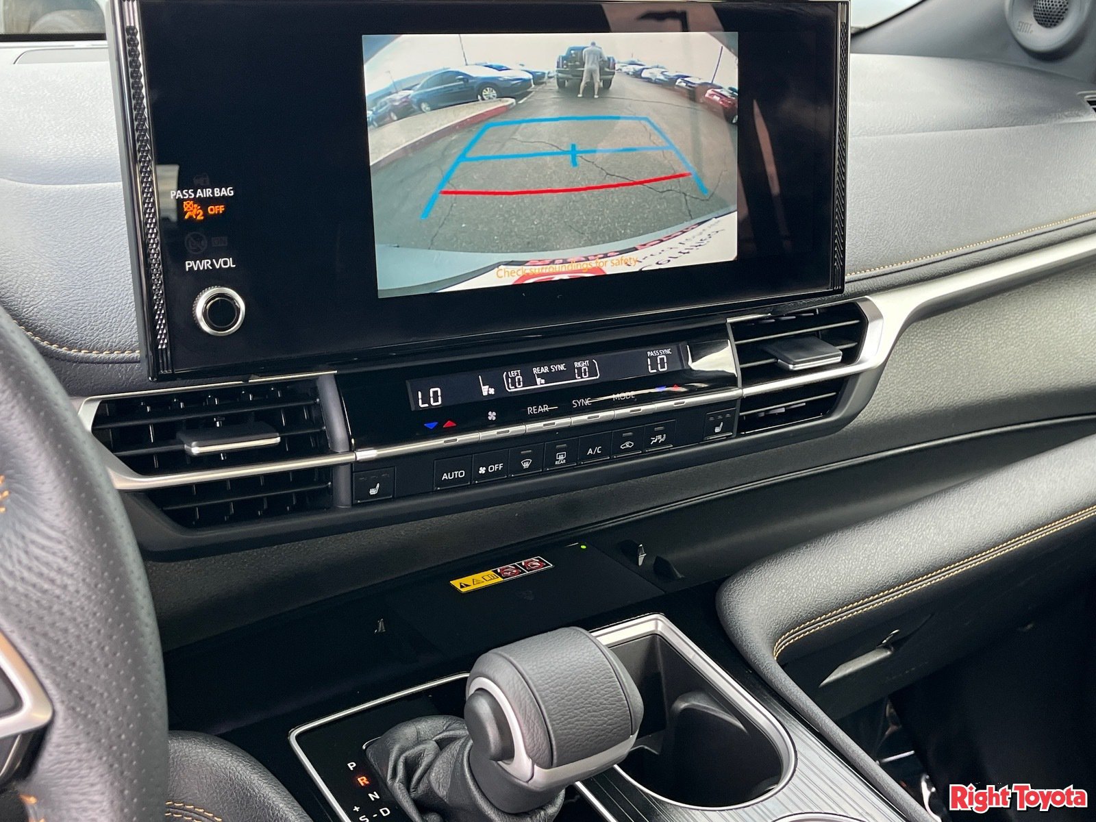 Certified 2025 Toyota Sienna XLE Woodland Edition AWD/4WD image 29