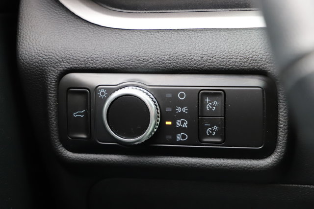 Used 2023 Ford Explorer XLT AWD/4WD image 38