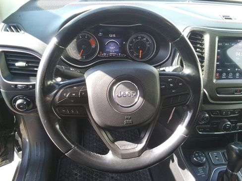 Used 2020 Jeep Cherokee Trailhawk image 14