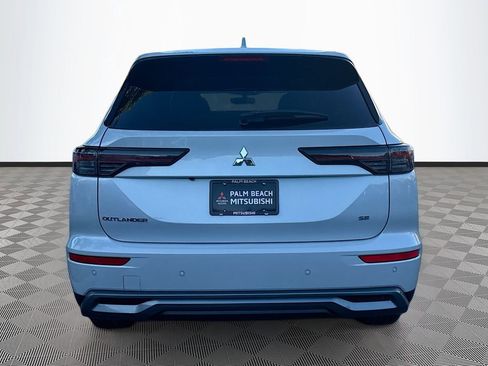 New 2026 Mitsubishi Outlander SE image 6
