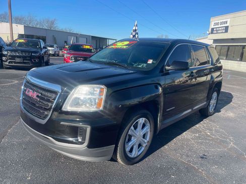 Used 2017 GMC Terrain SLE image 2