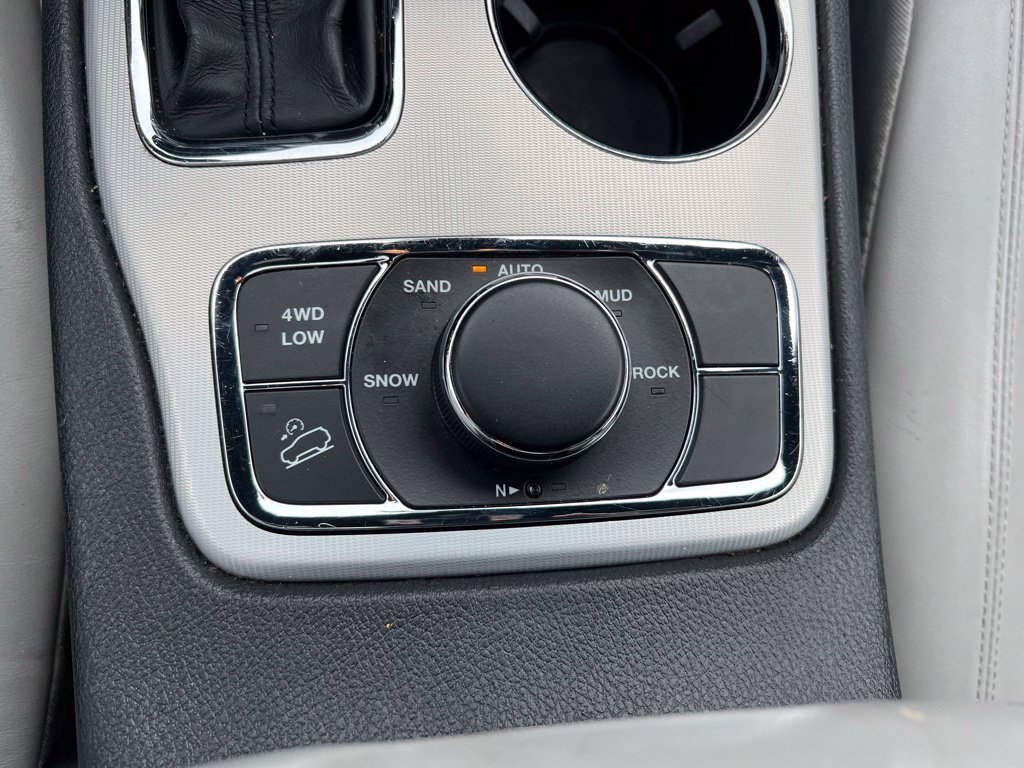 Used 2018 Jeep Grand Cherokee Limited AWD/4WD image 31