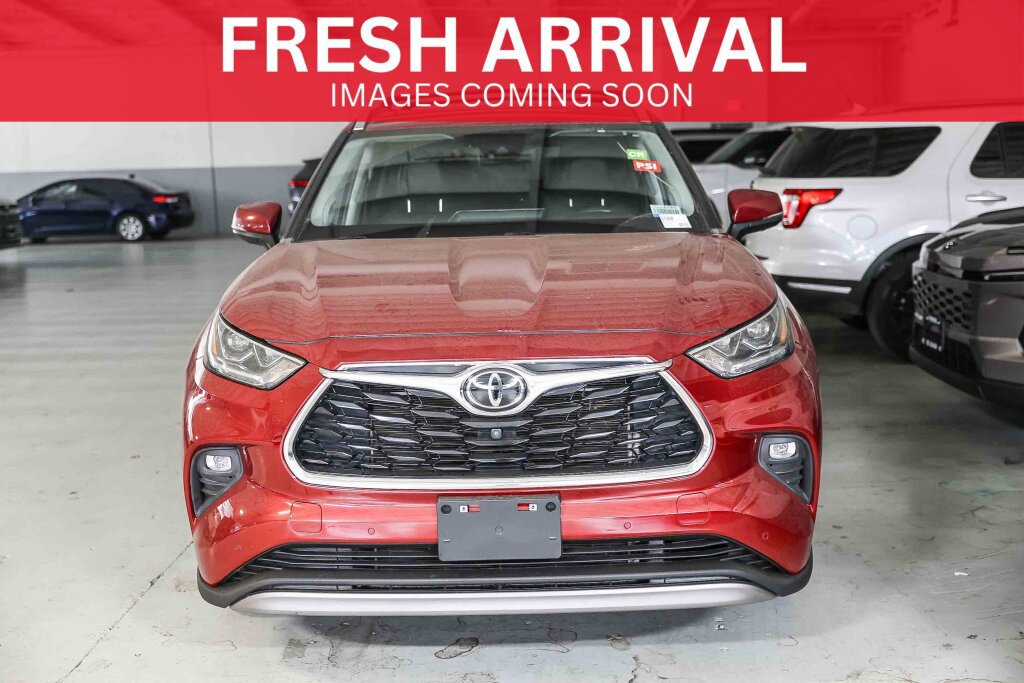 Used 2022 Toyota Highlander Platinum FWD image 1
