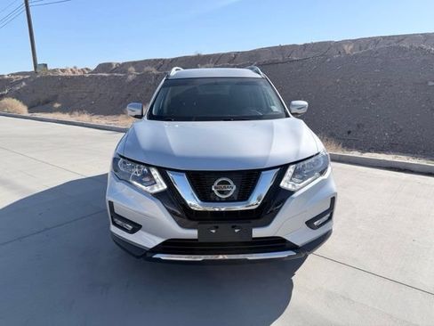Used 2017 Nissan Rogue SV AWD/4WD image 2