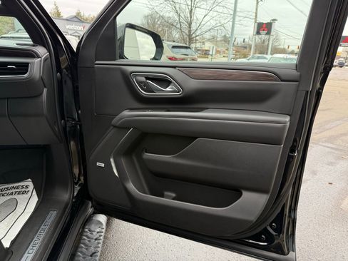 Used 2022 Chevrolet Tahoe Z71 w/ Luxury Package image 9