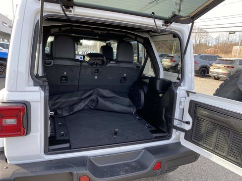 Certified 2025 Jeep Wrangler Unlimited Rubicon image 5