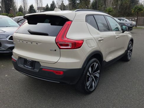 Certified 2025 Volvo XC40 B5 Plus w/ Climate Package image 2