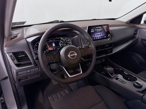 Used 2023 Nissan Rogue SV AWD/4WD image 16