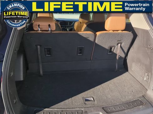 Used 2019 Buick Enclave Essence image 6
