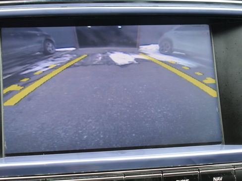 Used 2013 Jaguar XJ image 30