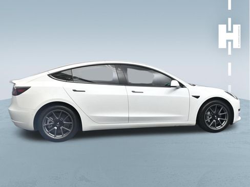 Used 2022 Tesla Model 3 Long Range AWD/4WD image 3