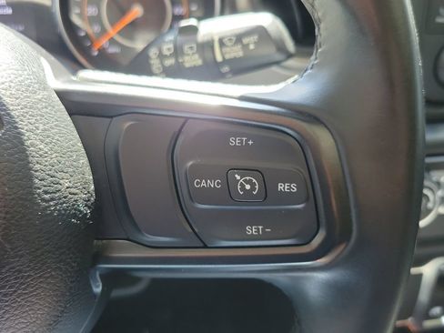 Used 2019 Jeep Wrangler Sport AWD/4WD image 17