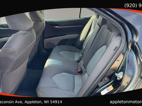 Used 2018 Toyota Camry LE FWD image 15