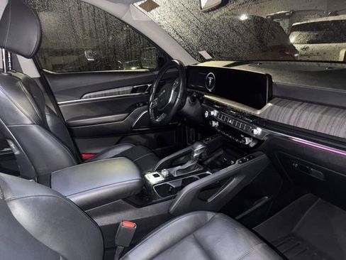 Used 2023 Kia Telluride SX image 3