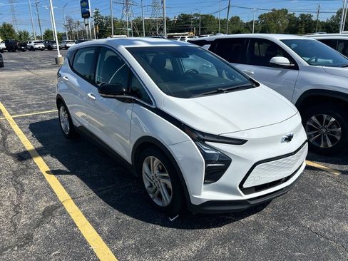 Used 2023 Chevrolet Bolt LT w/ Driver Confidence Package FWD image 2