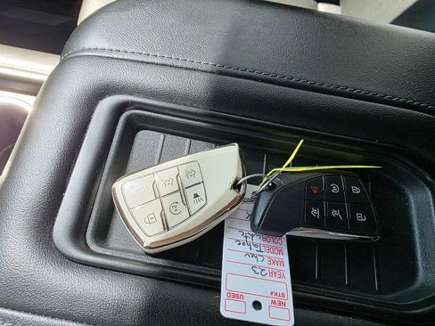 Used 2023 Chevrolet Tahoe LT w/ Luxury Package image 27