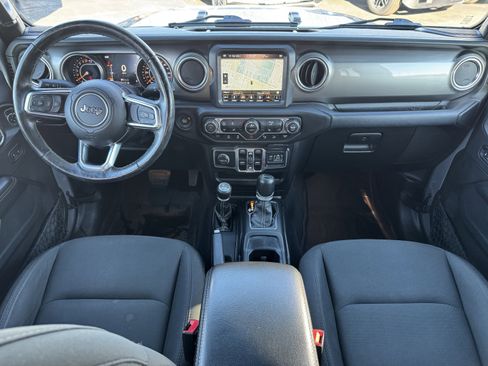 Used 2018 Jeep Wrangler Unlimited Sahara image 22