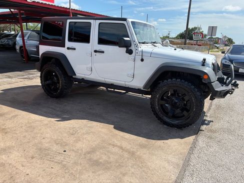 Used 2015 Jeep Wrangler Unlimited Sport w/ Quick Order Package 24S AWD/4WD image 17