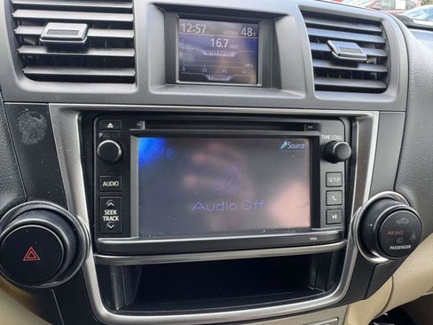 Used 2013 Toyota Highlander Plus image 24