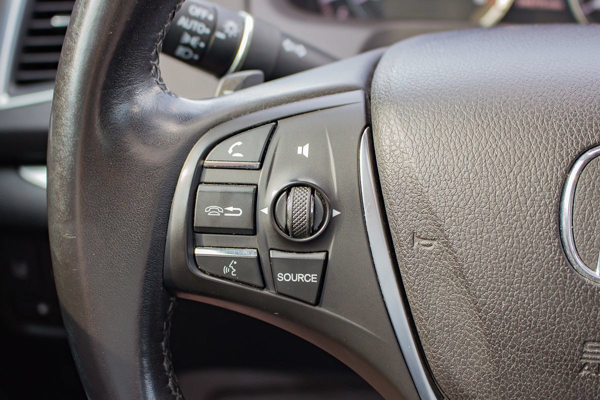 Used 2015 Acura TLX w/ Technology Package FWD image 23