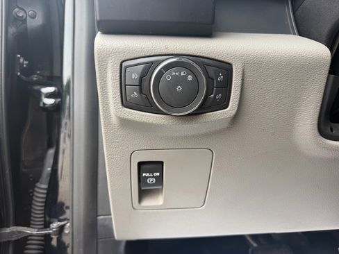 Used 2017 Ford F150 XL w/ Equipment Group 101A Mid AWD/4WD image 32