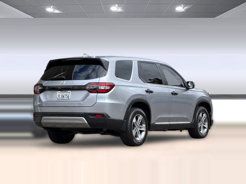 Certified 2024 Honda Pilot EX-L image 8