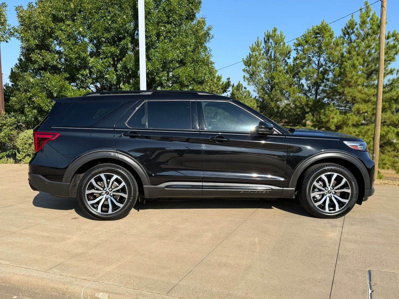 Used 2020 Ford Explorer ST w/ Premium Technology Package AWD/4WD image 7